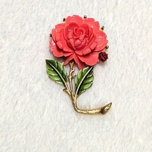 Vintage JJ Jonette Coarl Colored Rose Brooche with Goldtone Stem